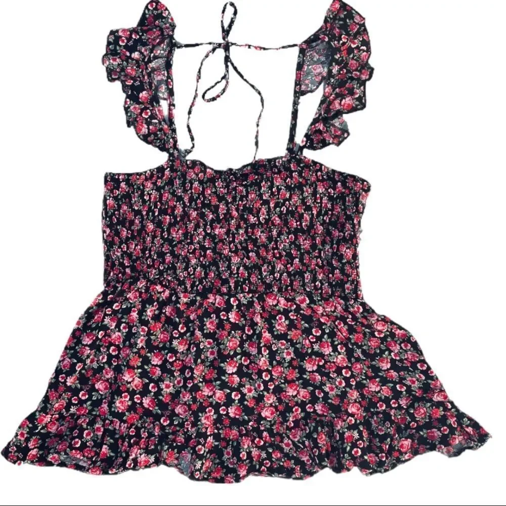 ❌❌NOT FOR SALE Francesca’s Floral Smocked Flutter Sleeve Top - Picture 3 of 7